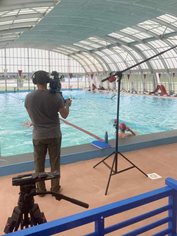 nageuses-cameraman-piscine